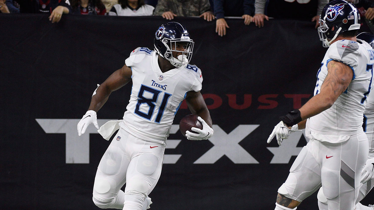 ESPN: New England Patriots sign former Titans tight end Jonnu Smith