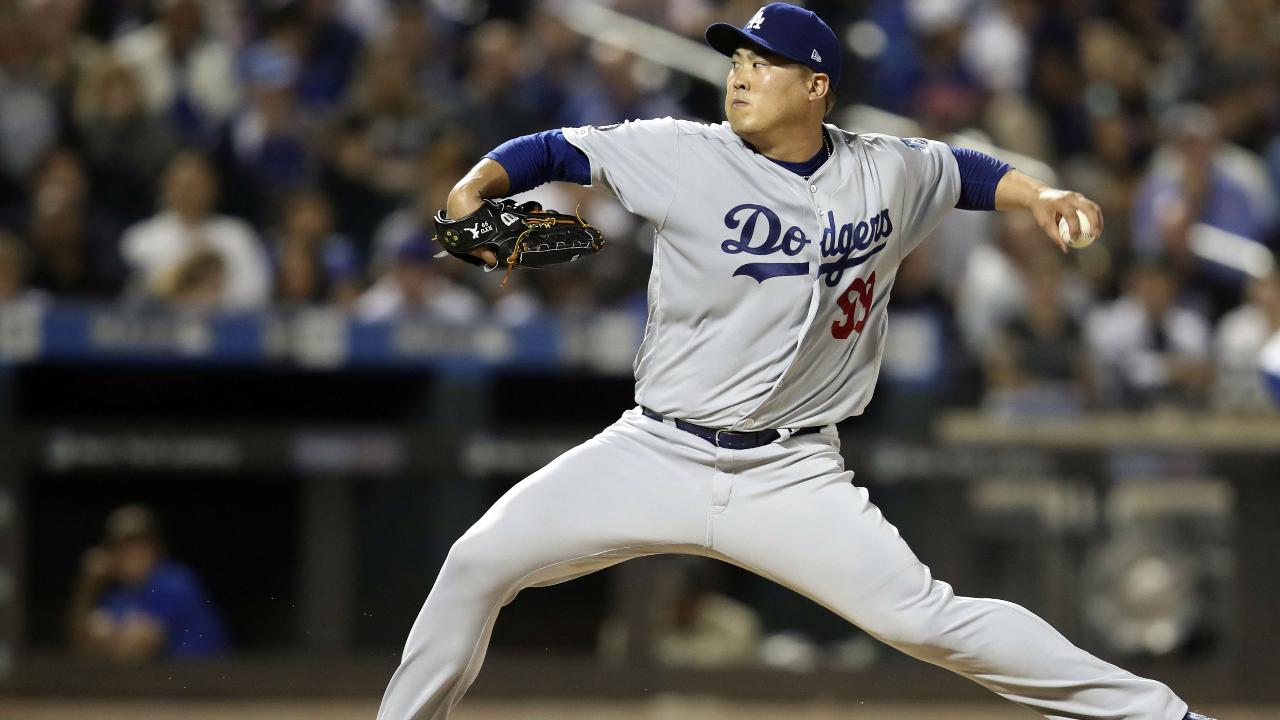 Hyun-Jin Ryu: Former Dodgers pitcher signs with Blue Jays - Sports  Illustrated