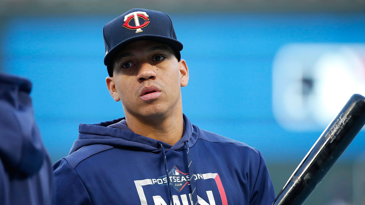 Infielder Ehire Adrianza finds his place — and some occasional power — with  Twins