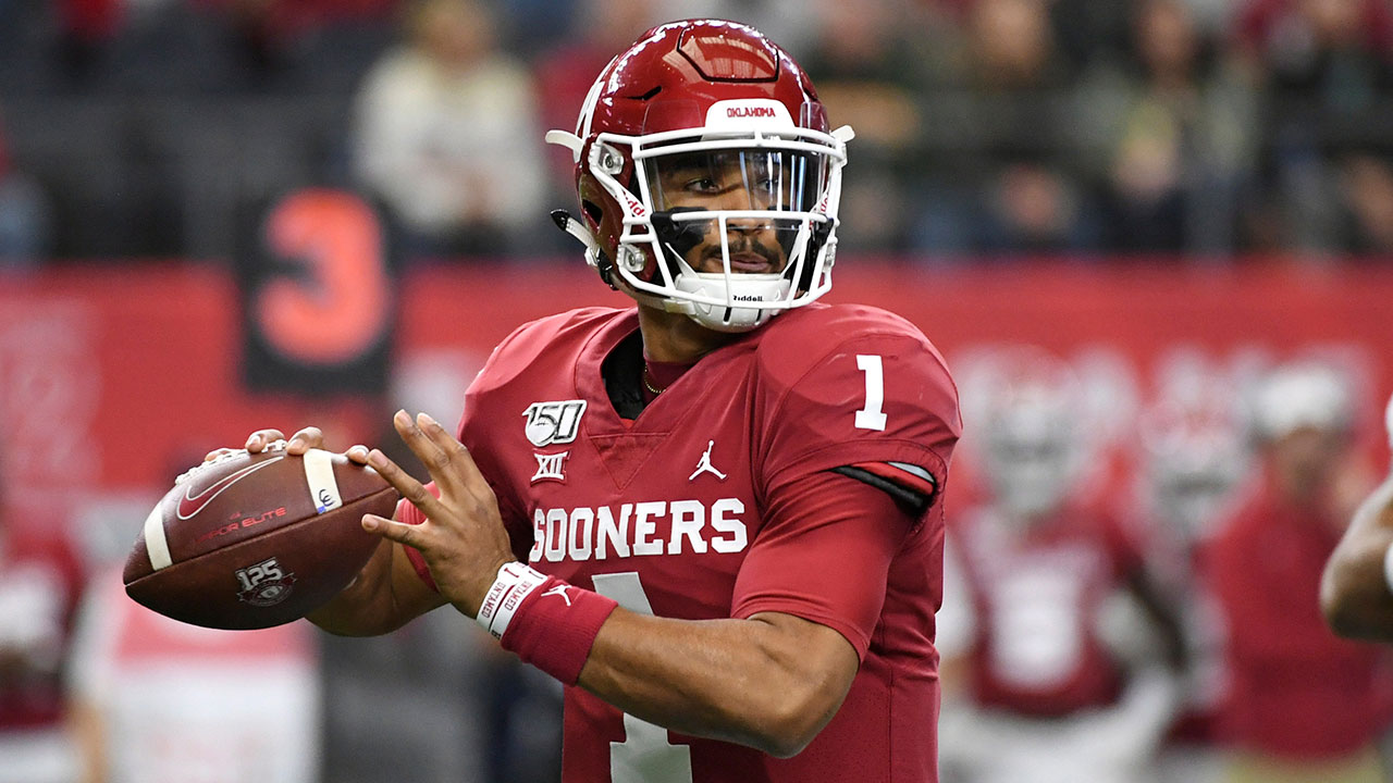 Eagles pull off a stunner, draft Jalen Hurts in second round