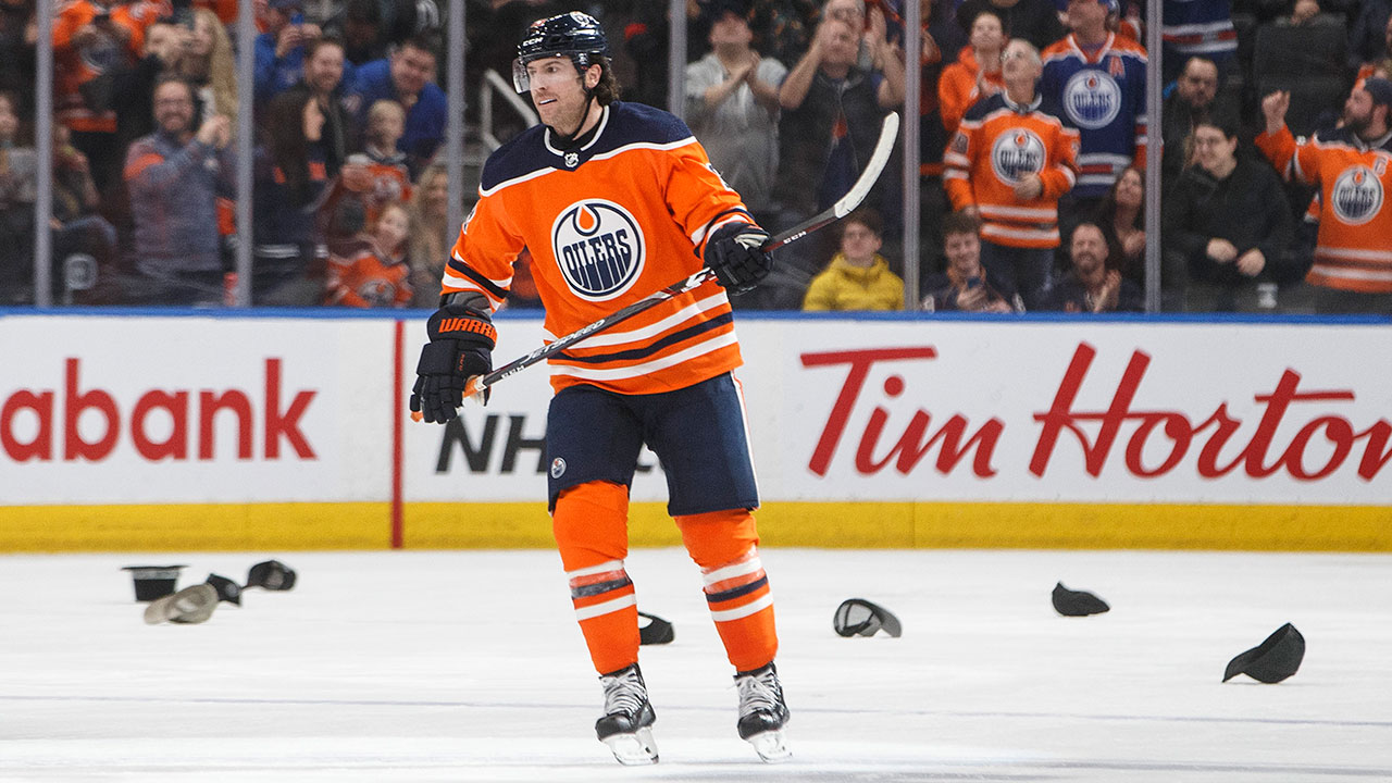 Edmonton Oilers send Milan Lucic to Flames for James Neal