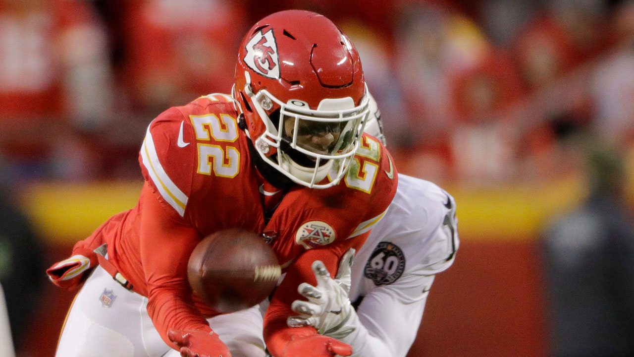 Kansas City Chiefs safety Juan Thornhill (22) tackles Cincinnati