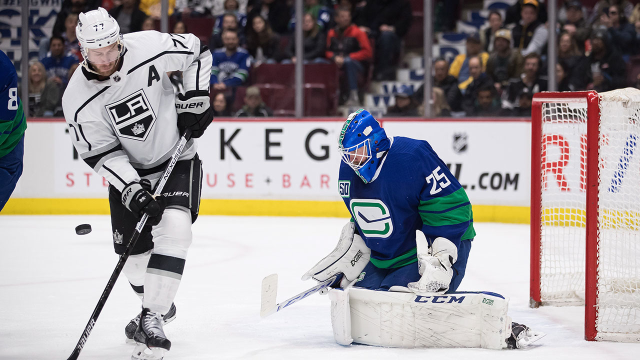 Jacob Markstrom makes 49 saves, Canucks hold on to