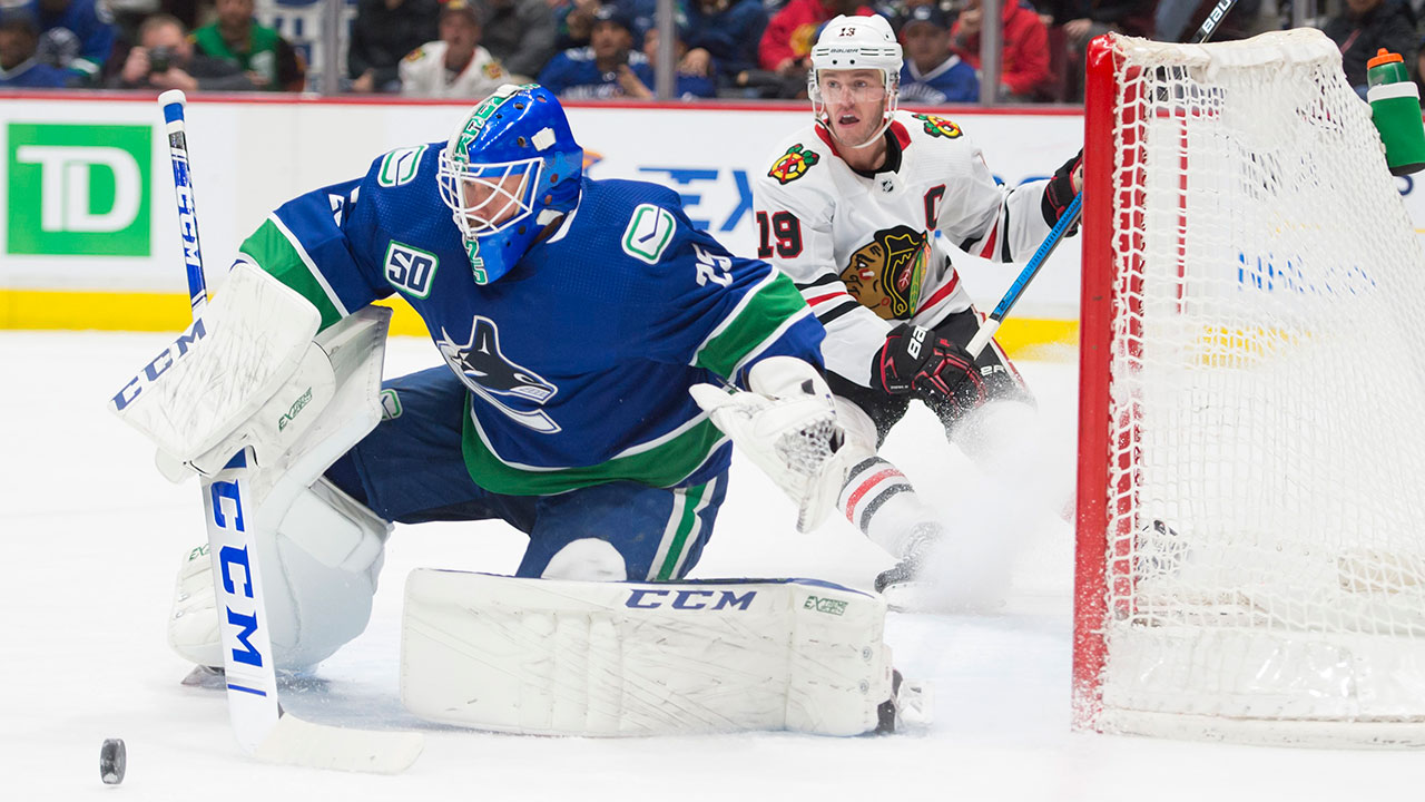 Canucks' Jacob Markstrom out with knee injury, Dem