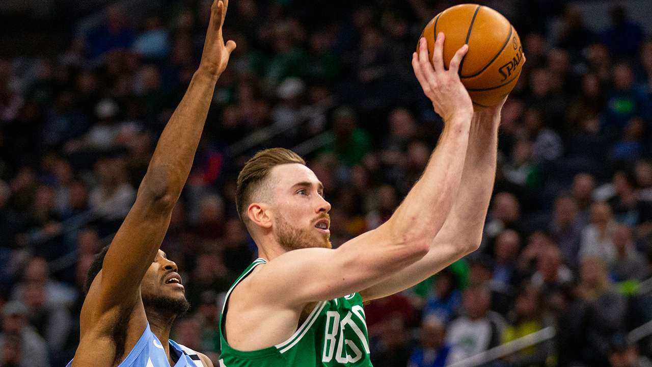 Gordon Hayward limps off court after right ankle sprain in Celtics' Game 1  win over 76ers - ESPN