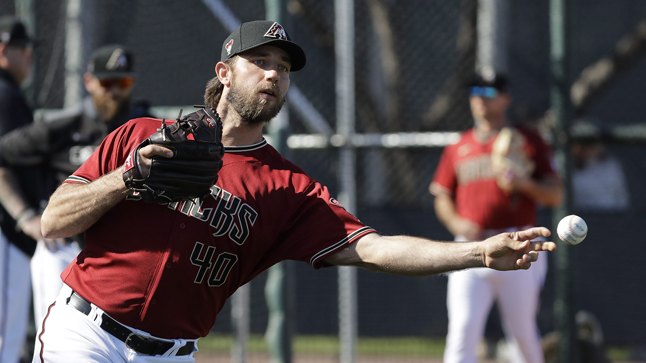 Madison Bumgarner injures left shoulder in dirt bike accident, placed on DL