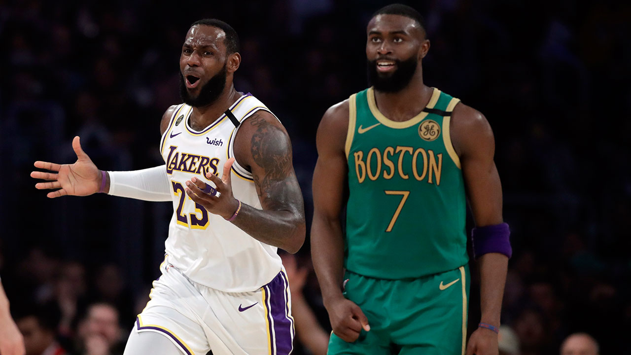 Bill Russell wears Kobe Bryant jersey to Celtics-Lakers game