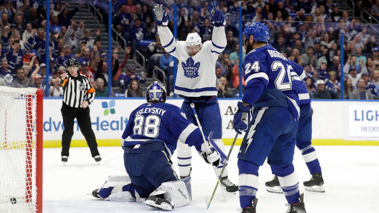 Tavares' two goals lift Maple Leafs to win over Li