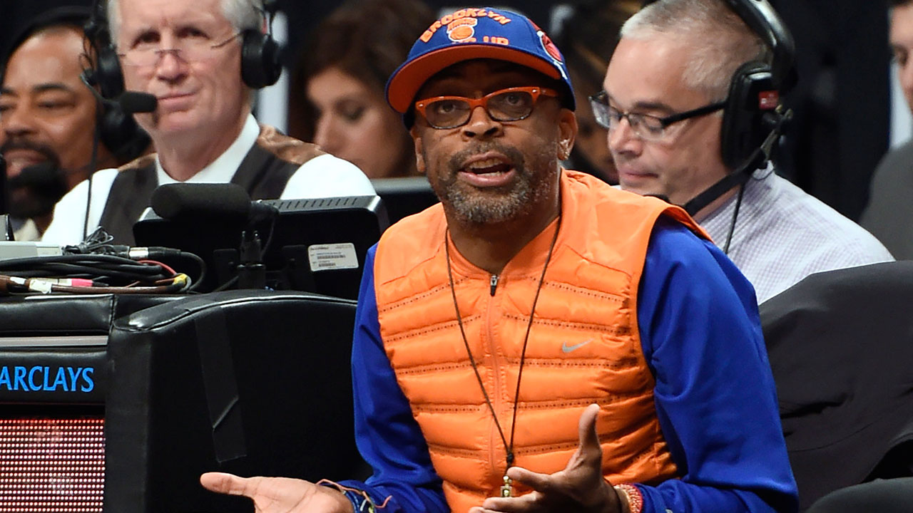 Photos: Basketball Superfans at an MSG Knicks-Lakers game