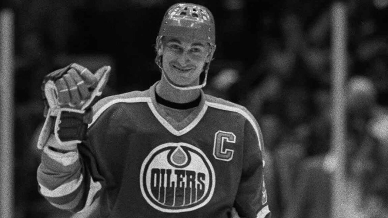 Remember When Gretzky Becomes First To Score 200 Points Sportsnet Ca