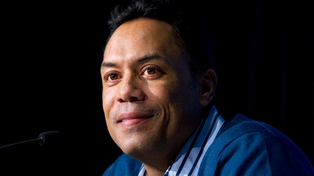 Future Hall of Famer Roberto Alomar signs free agent contract with  Baltimore Orioles