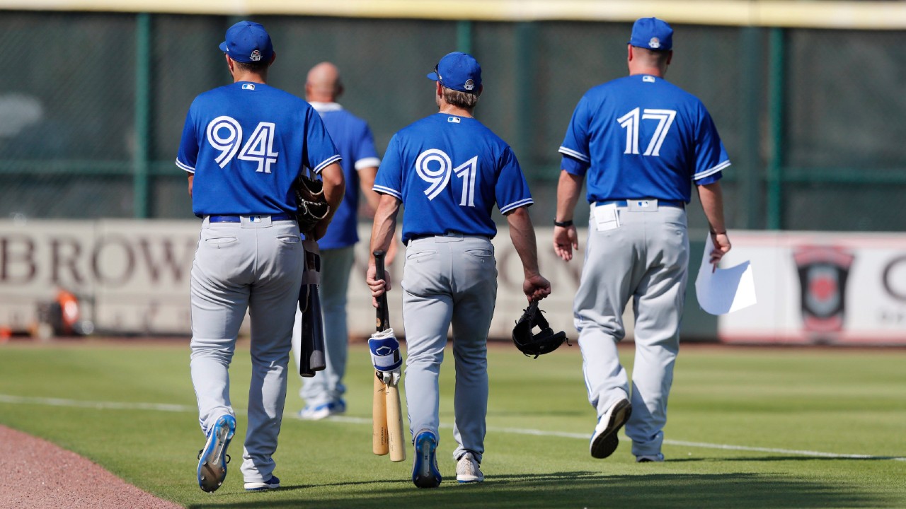 Alejandro Kirk welcomed to Blue Jays spring training after birth