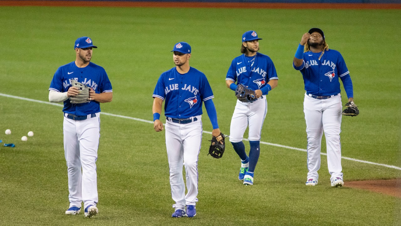 Blue Jays players arrive in Toronto and go into isolation in hotel at Rogers  Centre