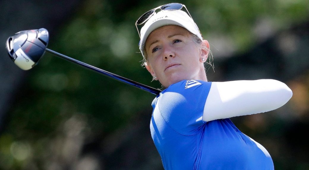 Amy Olson leads Women's British Open, only 3 players get under par