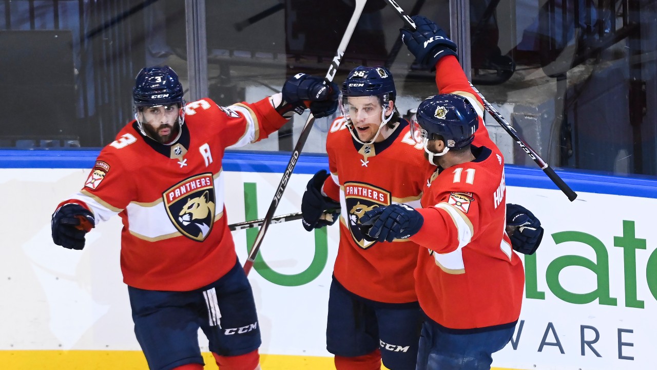 Panthers avoid elimination with Game 3 win over Is