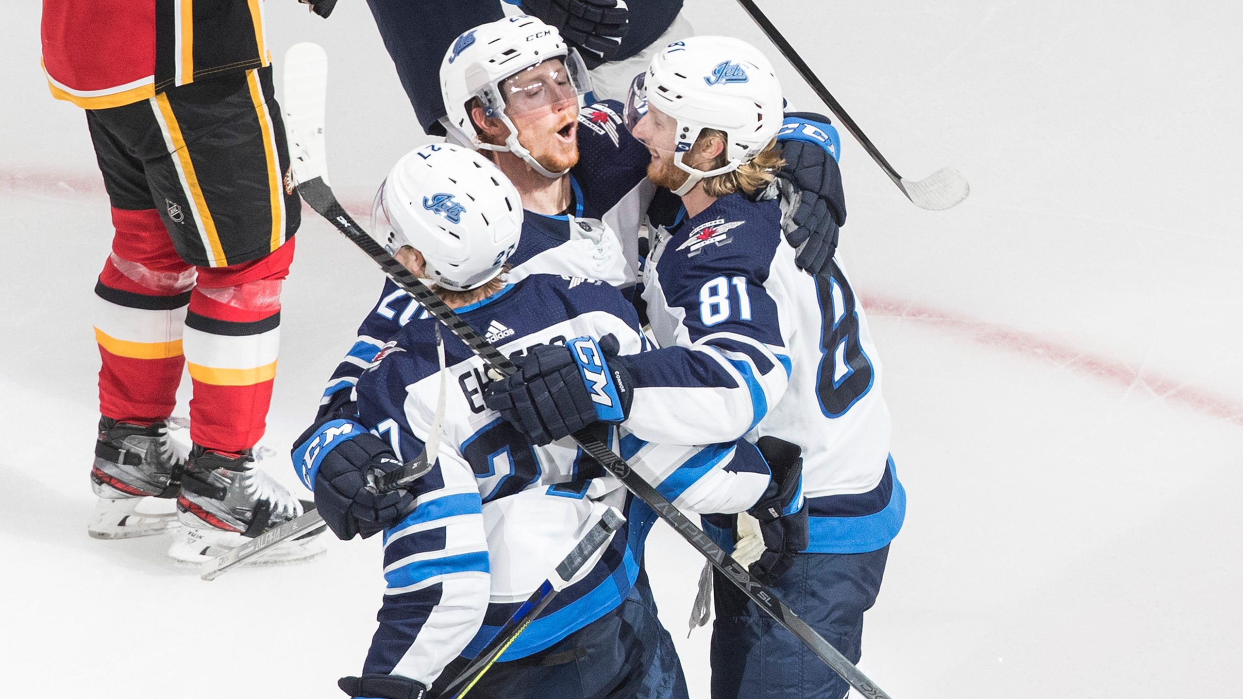 Winnipeg Jets douse Calgary Flames to even up qual