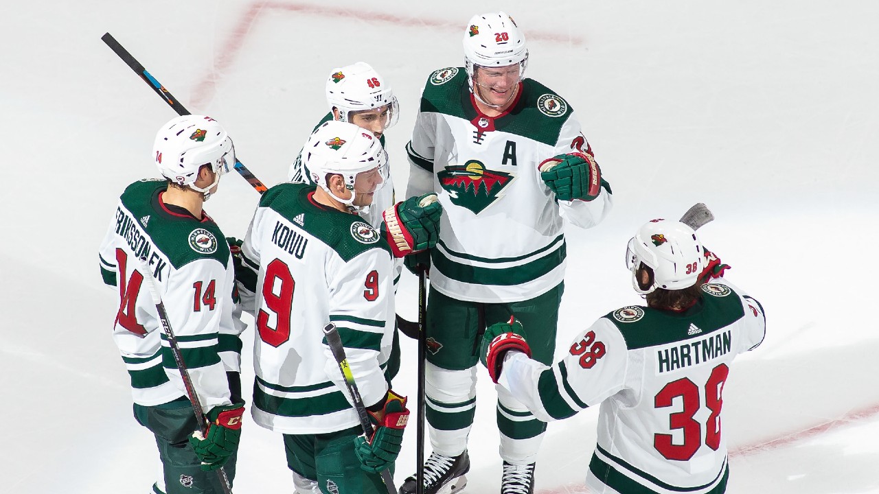 Spurgeon scores twice to lead Wild past Canucks in