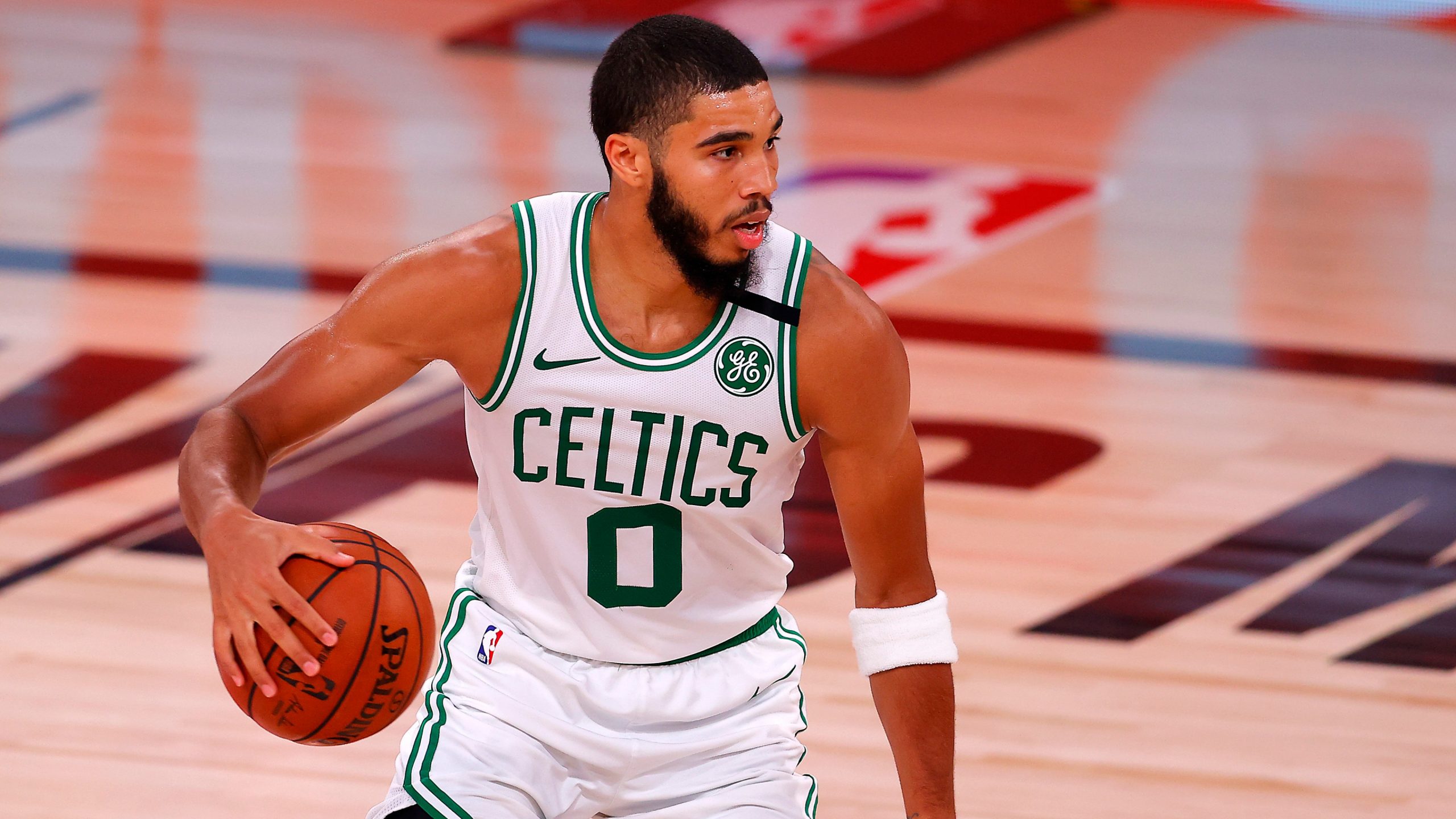 Jayson Tatum, Jaylon Brown lead Celtics past 76ers