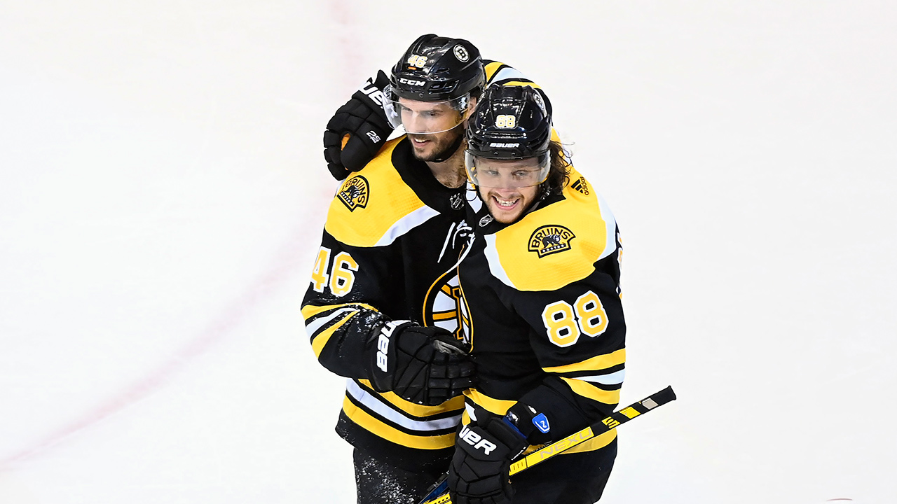 Bruins eliminate Hurricanes, advance to second rou