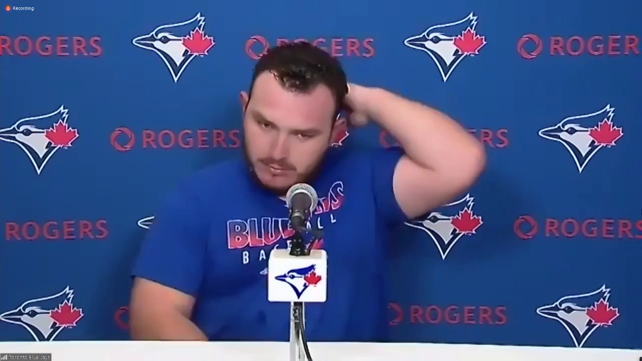 Hilarious moment on the Blue Jays broadcast as Alejandro Kirk