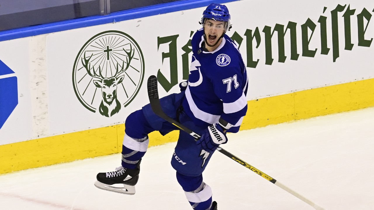 71 Anthony Cirelli Tampa Bay Lightning 2021 Banner Unveil Game