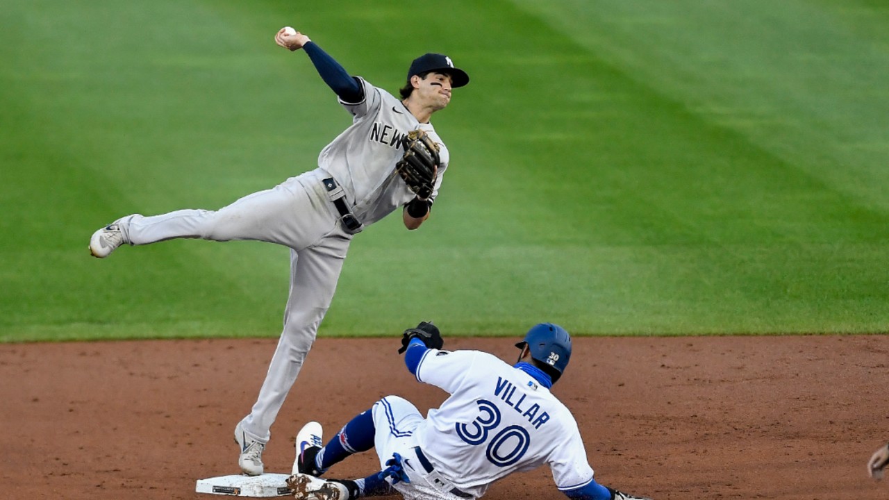 Yankees snap losing streak with 4-3 win over Blue Jays