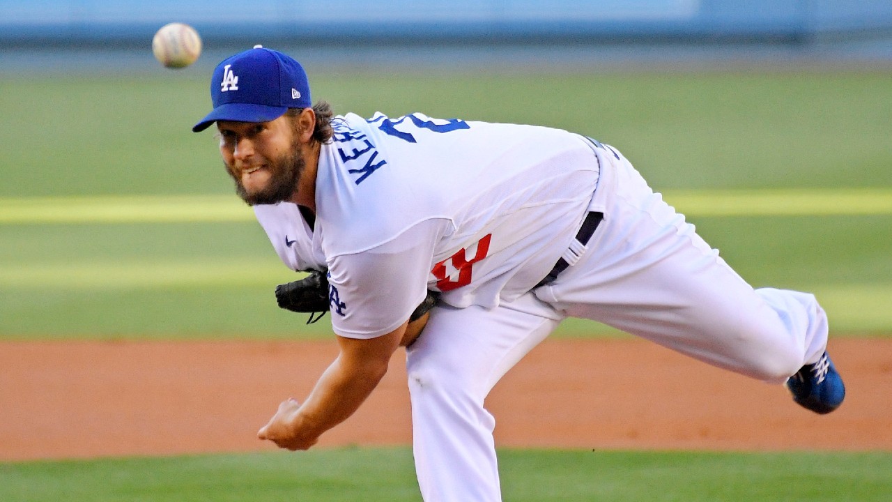 Clayton Kershaw stays with Dodgers on 1-year deal