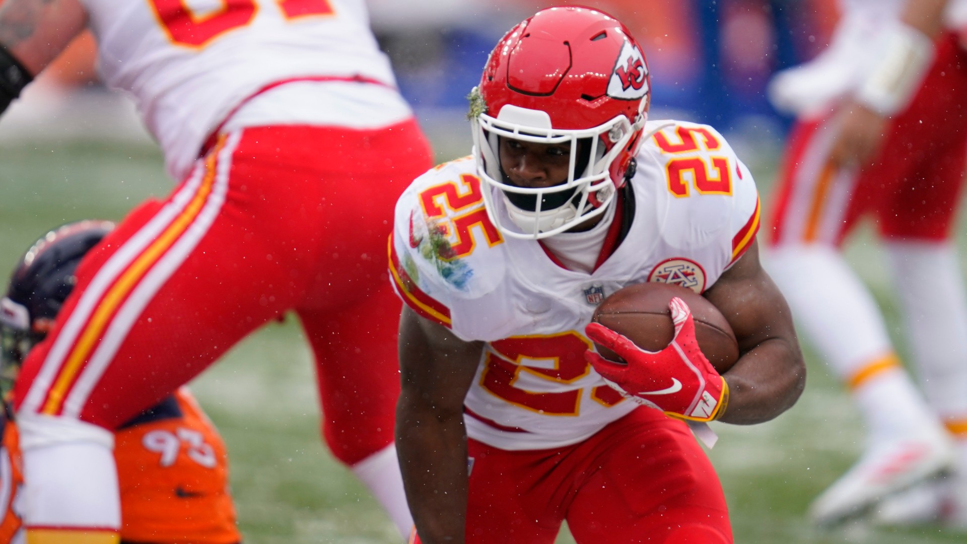 Chiefs Rout Broncos 43-16 As Mahomes Barely Breaks A Sweat