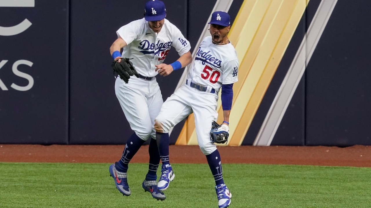 Mookie Betts' defensive gem provides momentum boost for Dodgers