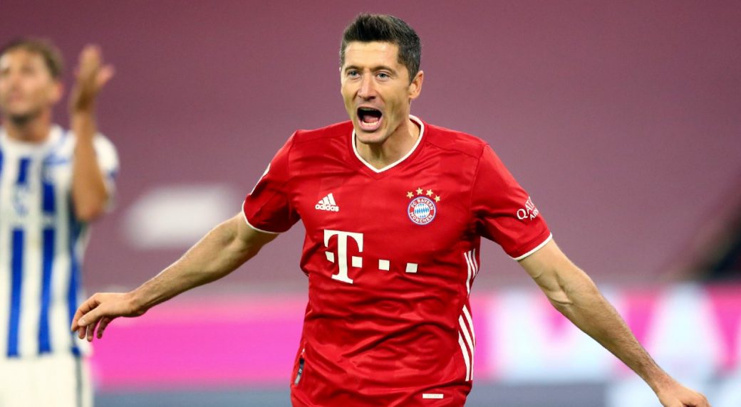 Robert Lewandowski Wins Fifa Award As Best Men S Player