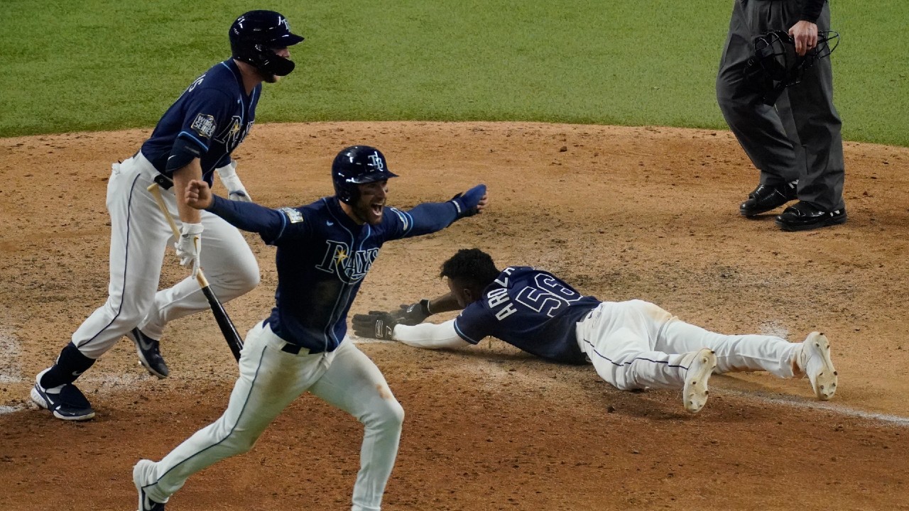 Yoshi Tsutsugo clutch walk-off homer, home run