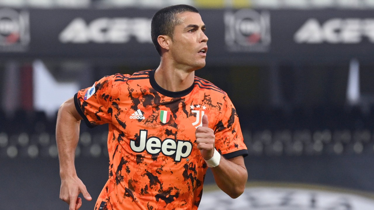 Generalmente hablando en frente de al menos Ronaldo nets two as Juventus wins at Parma in Serie A