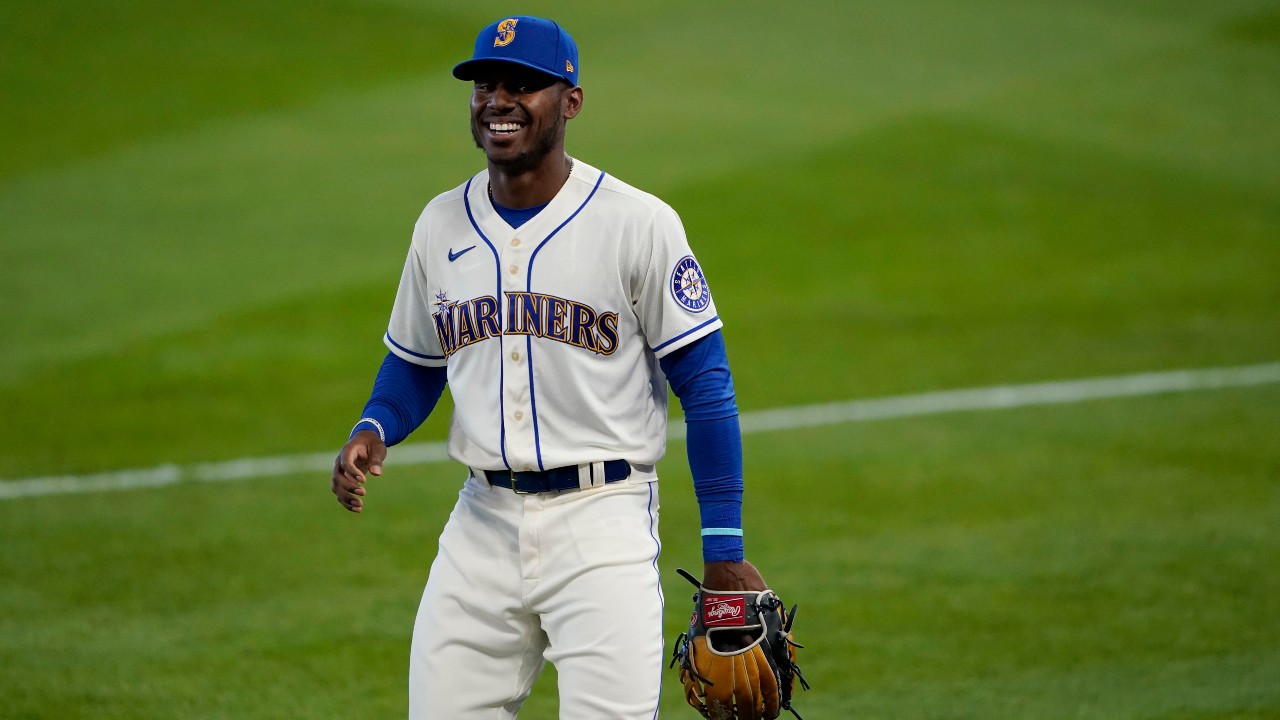 Mariners centre fielder Kyle Lewis wins AL Rookie of the Year award