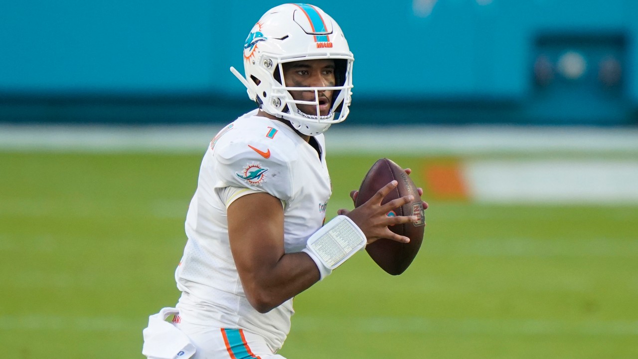 Tua Tagovailoa carted into locker room with rib injury against Bills