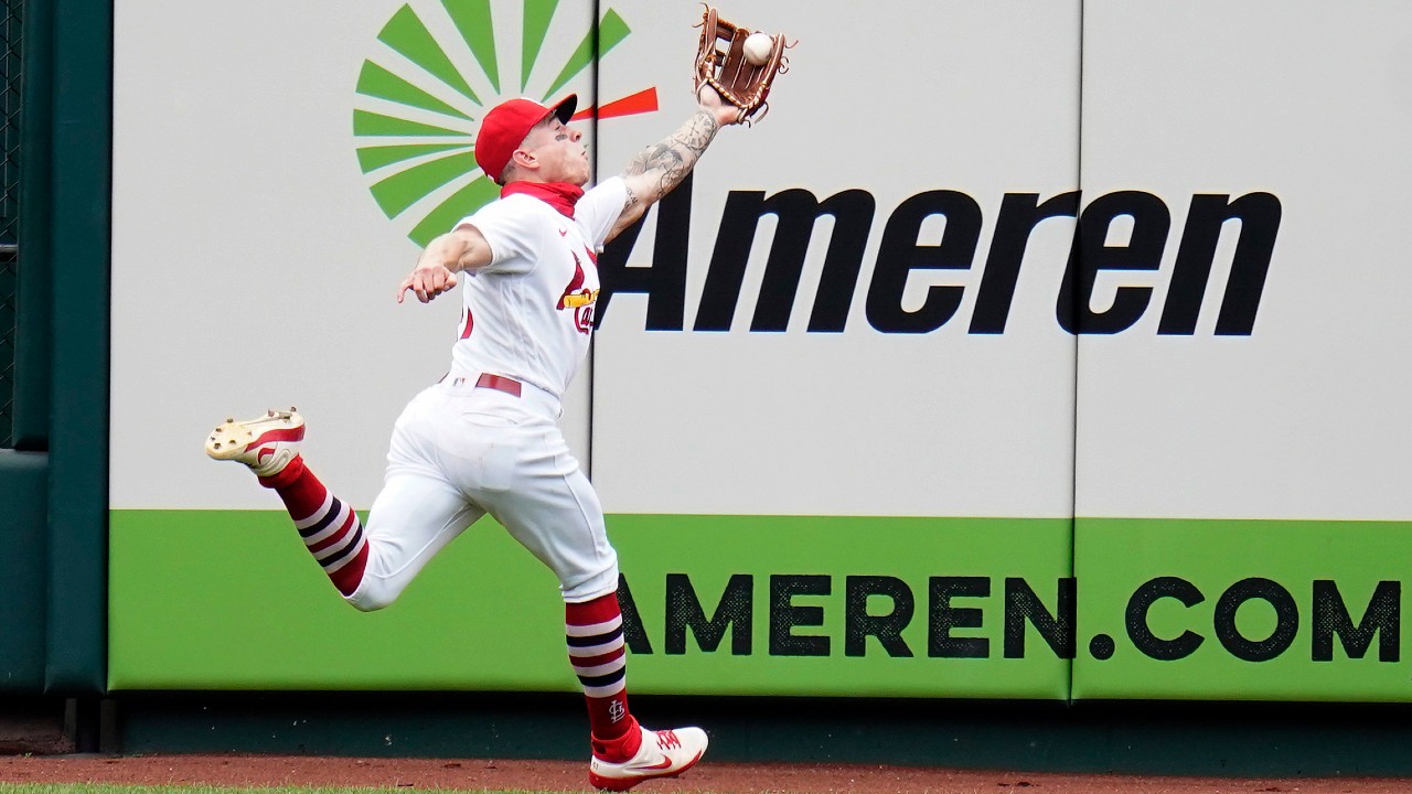 Tyler O'Neill wins 2020 NL Gold Glove Award