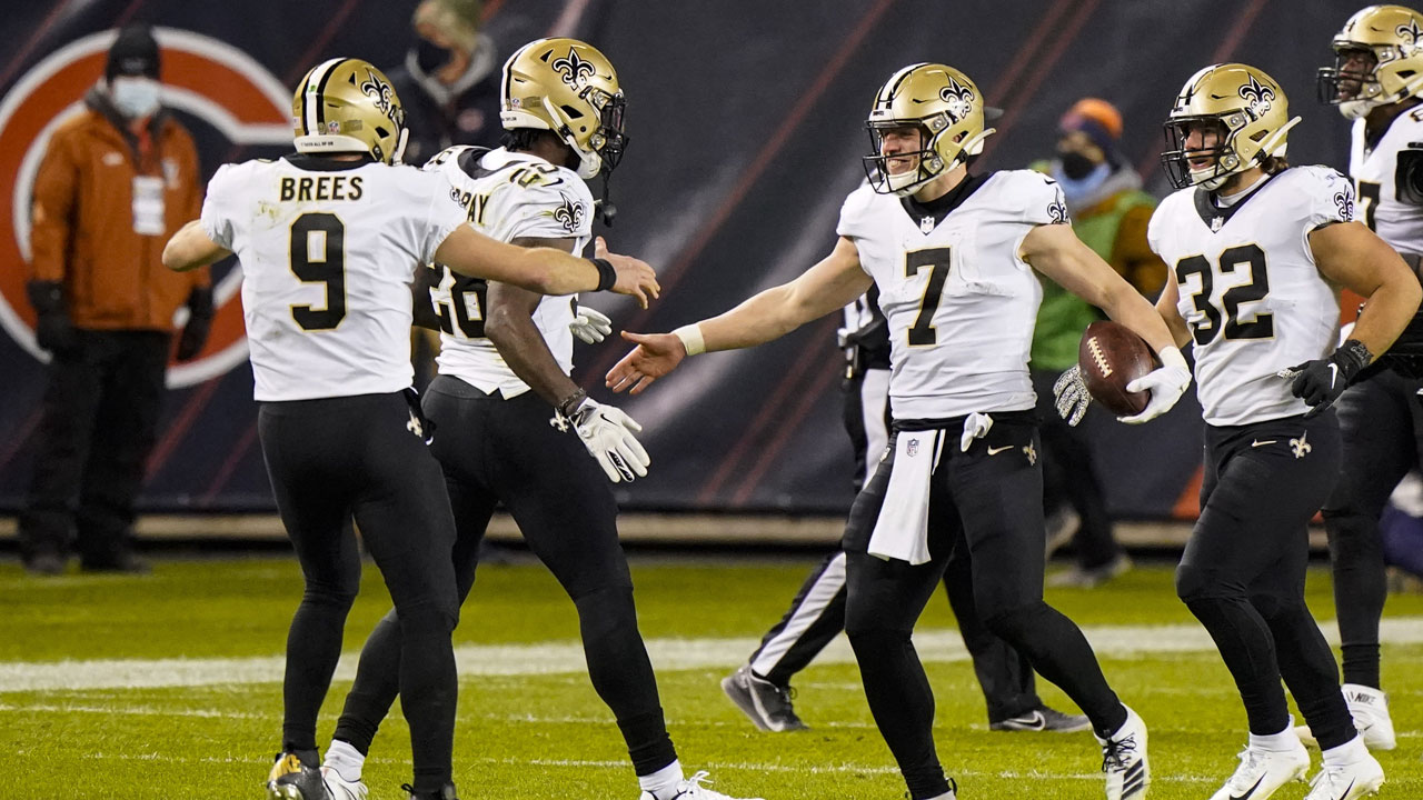 Drew Brees throws two touchdown passes as Saints beat Bears in