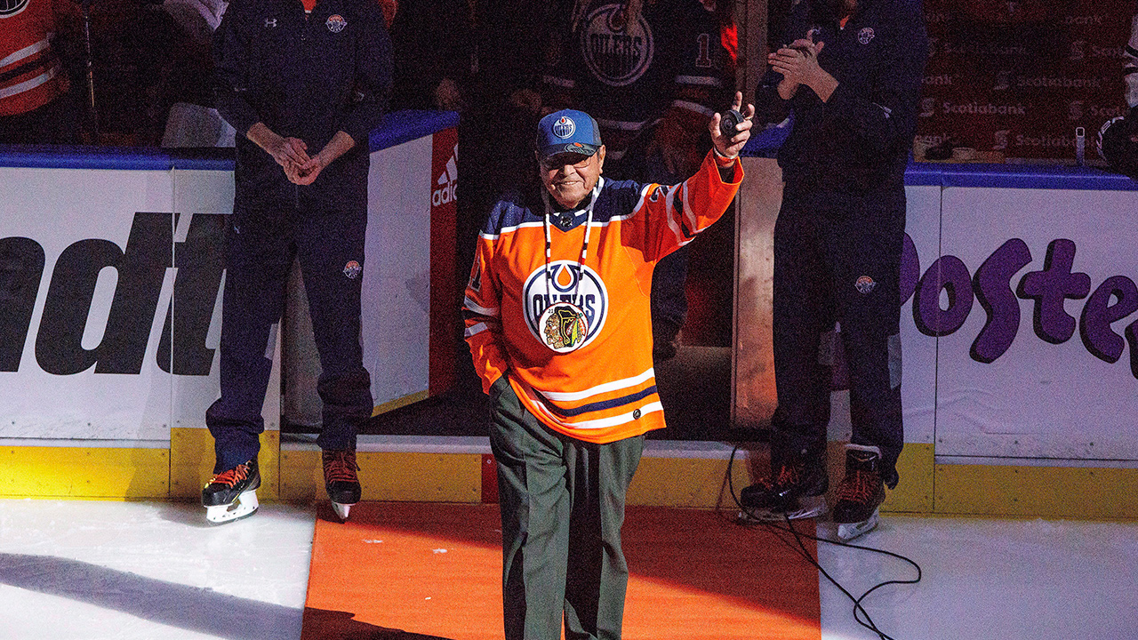 Fred Sasakamoose is honoured in Edmonton ahead of a game in 2017. (Jason Franson/CP)