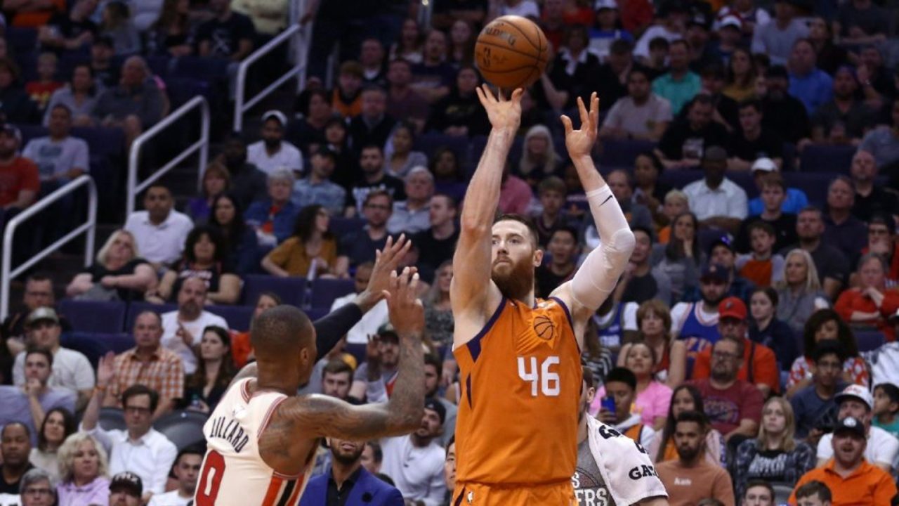 Baynes back as Boston roll Raptors in NBA