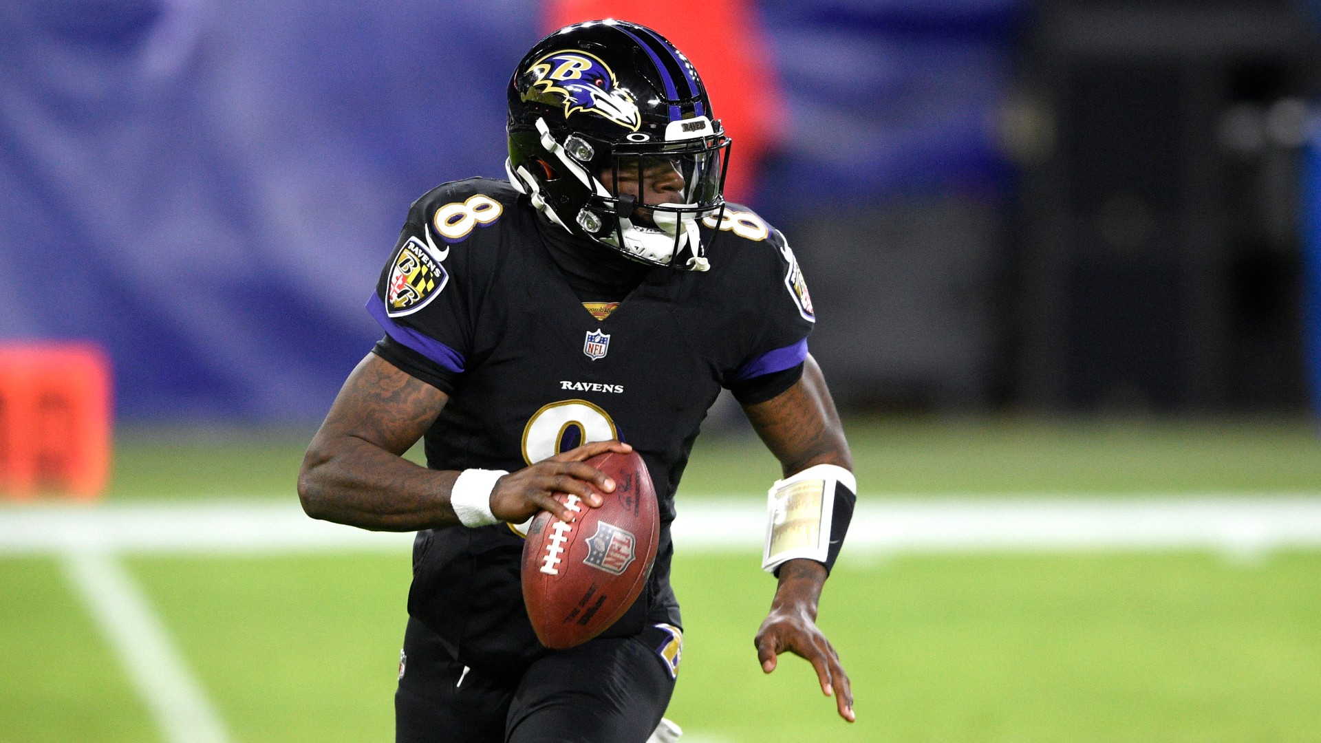 Ravens quarterback Lamar Jackson tests positive for COVID-19