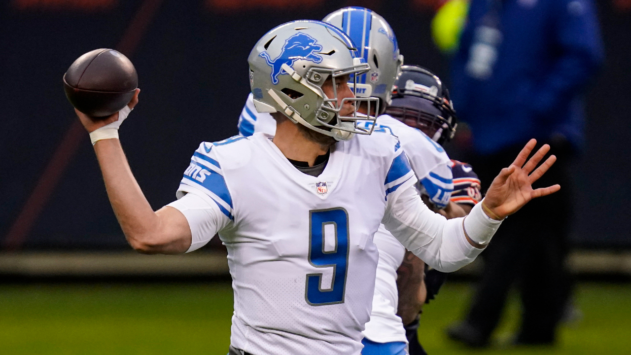 Stafford throws 3 TDs, Lions rally to beat Bears 34-30