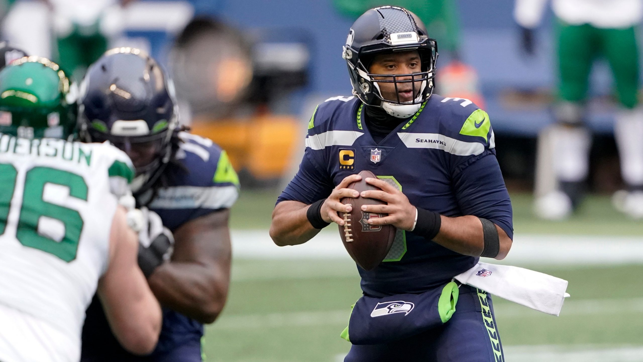 Ex-Seahawks teammates on Russell Wilson: 'He's not washed up