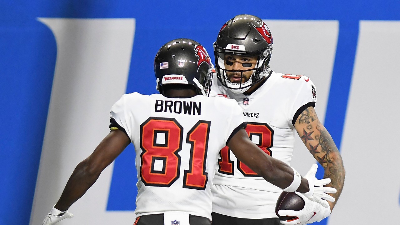 Bucs rout Lions, clinch first playoff berth since 2007 - National Football  Post