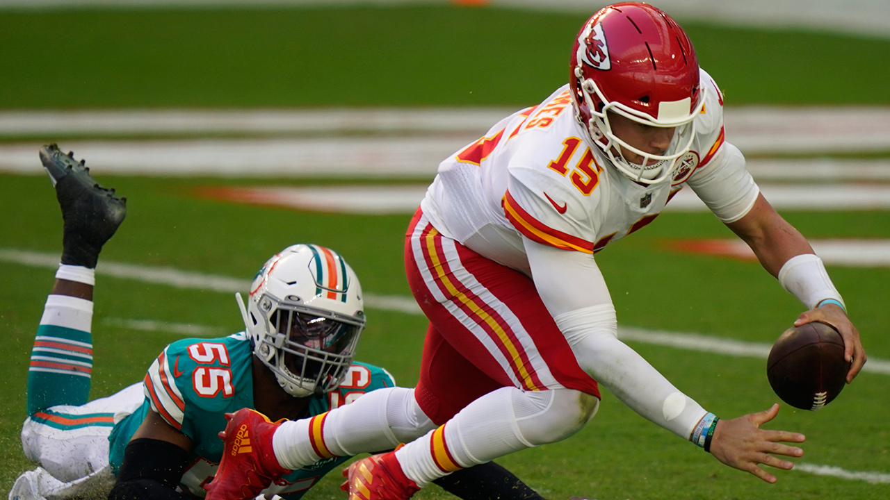 Patrick Mahomes' airborne touchdown gives Chiefs lead over Bengals (Video)