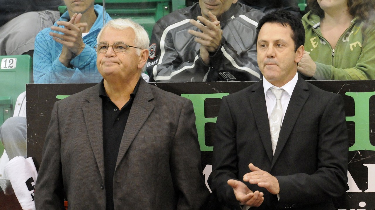 Kingston Frontenacs GM Larry Mavety, left, and head coach Doug Gilmour are seen in 2010 handout photo. Longtime junior hockey executive Larry Mavety has died. (Aaron Bell/OHL Images via CP)