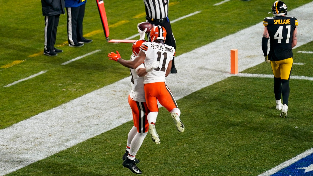 The Latest: Browns open 28-0 lead over Steelers