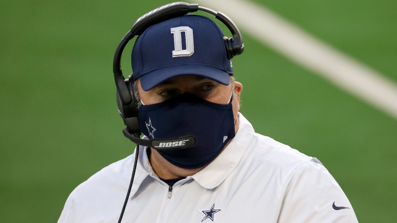 Mike McCarthy defends key decisions as loss eliminates Cowboys