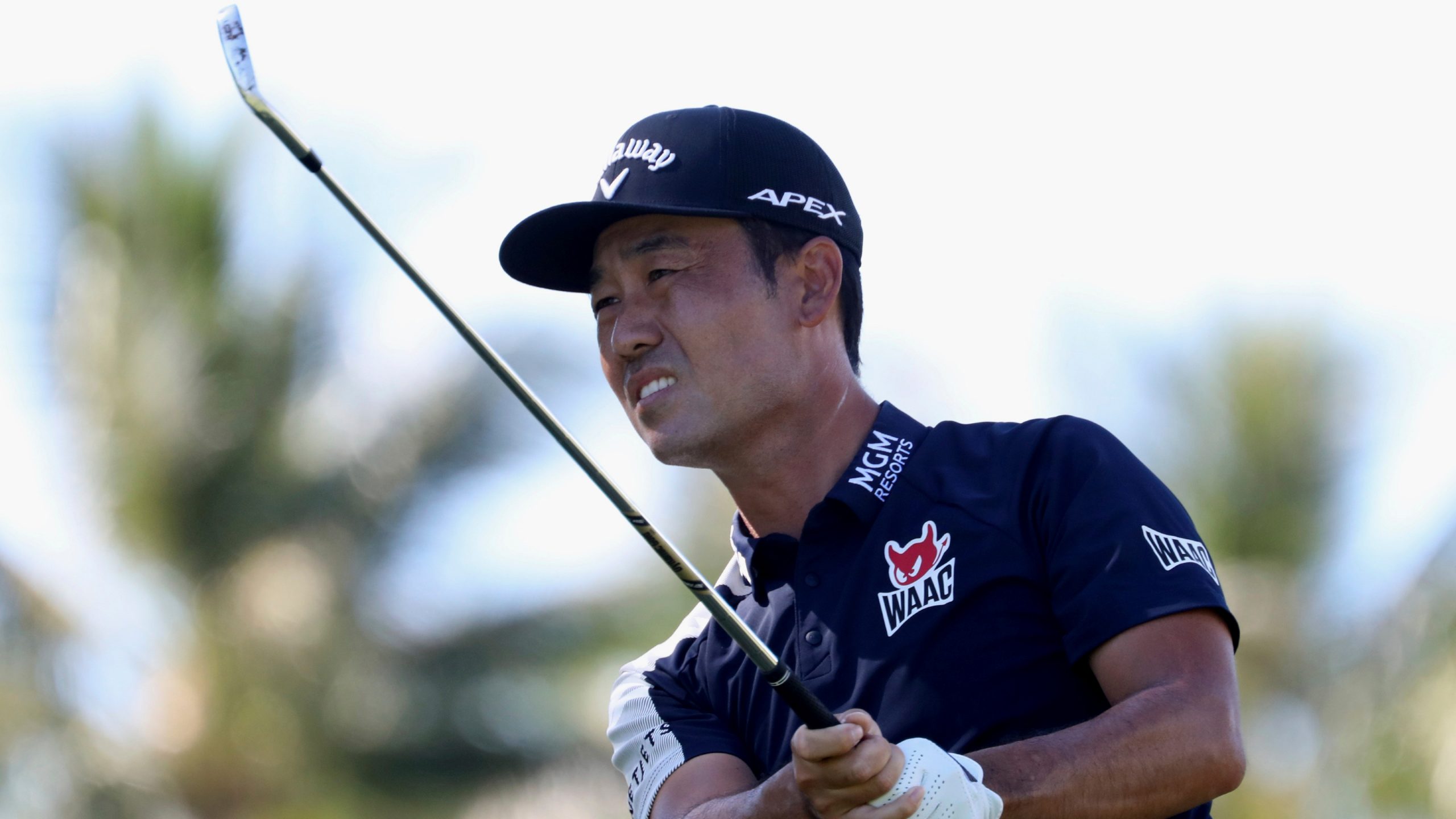 Kevin Na follows his drive on the 11th tee box during the third round at the Sony Open golf tournament Saturday. (Marco Garcia/AP)