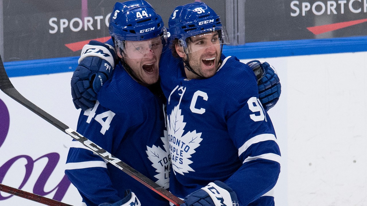 Toronto Maple Leafs forward John Tavares (91) congratulates