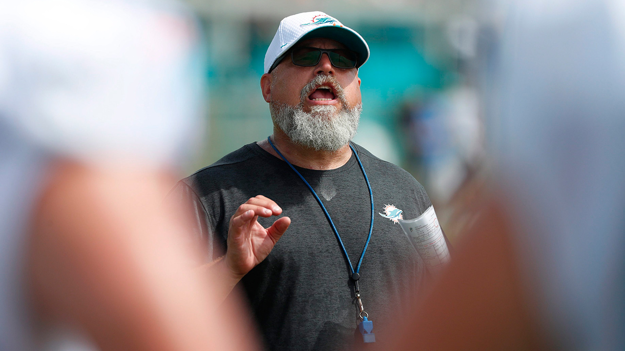 Dave DeGuglielmo, as a member of the Dolphins coaching staff in July 2019. (Wilfredo Lee/AP)