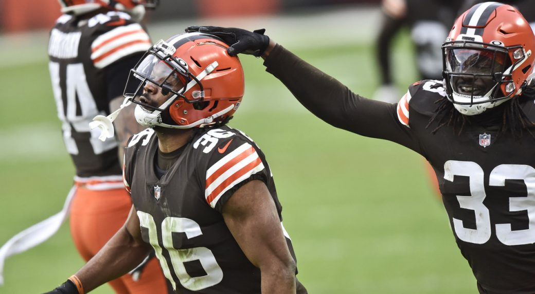 Browns lose cornerback Ward for Steelers game after positive test